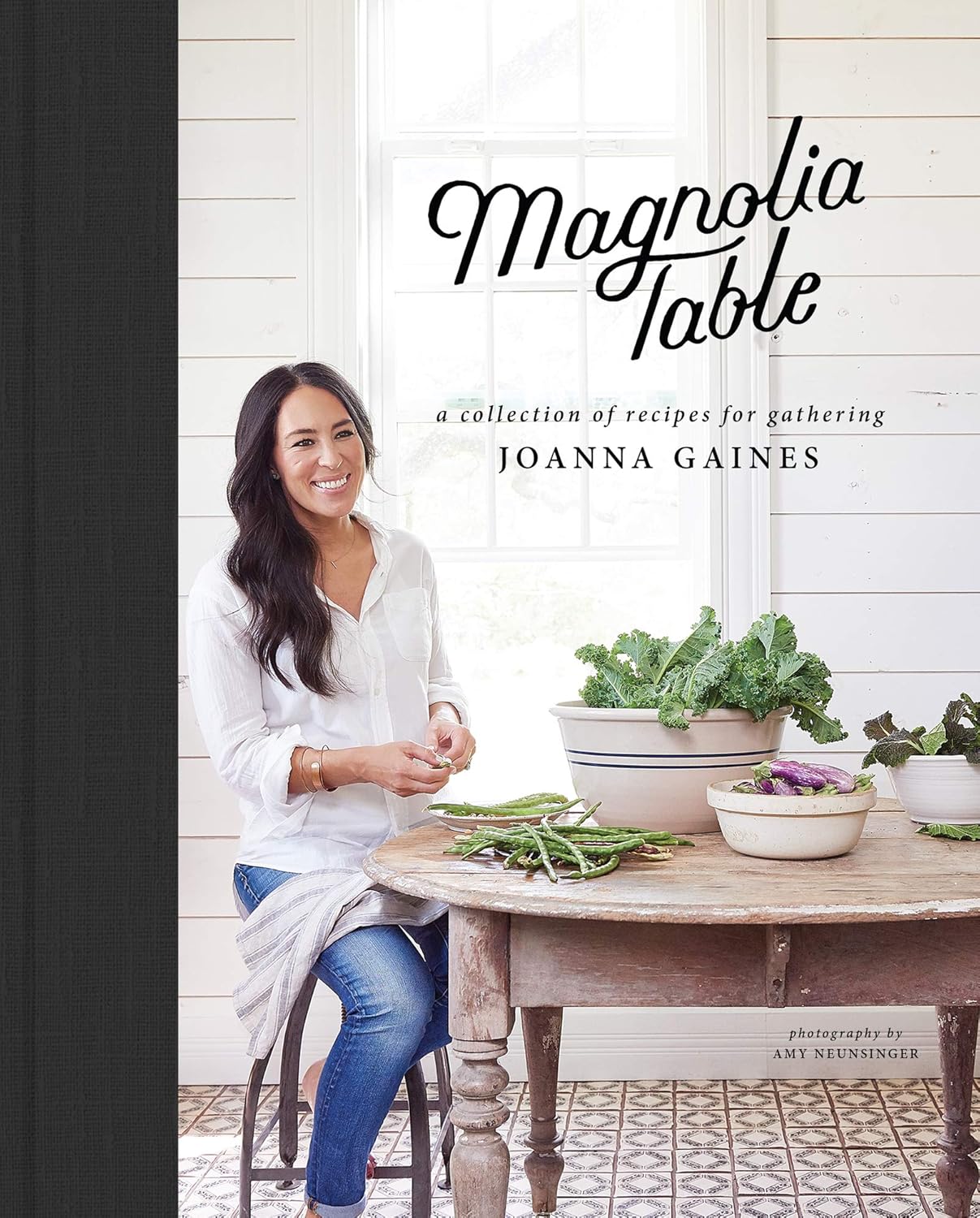 Magnolia Table: A Collection of Recipes for Gathering by Joanna Gaines, Marah Stets